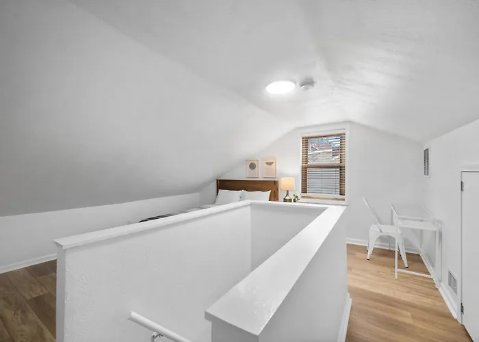 Bloomfield E Stylish And Cozy Private Bedroom, Shared Bathroom, With Free Parking Pittsburgh
